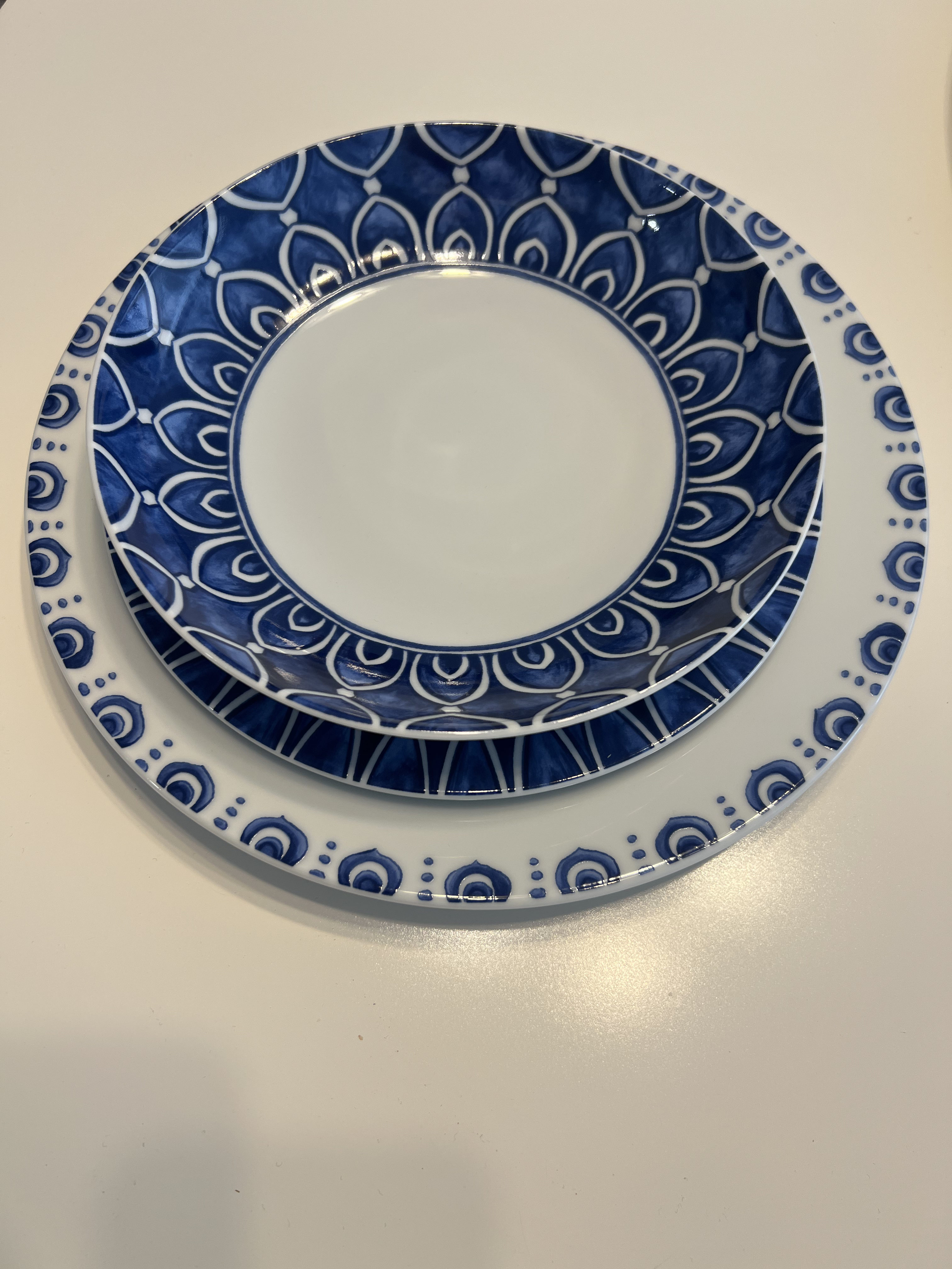 Vajilla Vista Alegre – platos y fuente, motivo azul y blanco